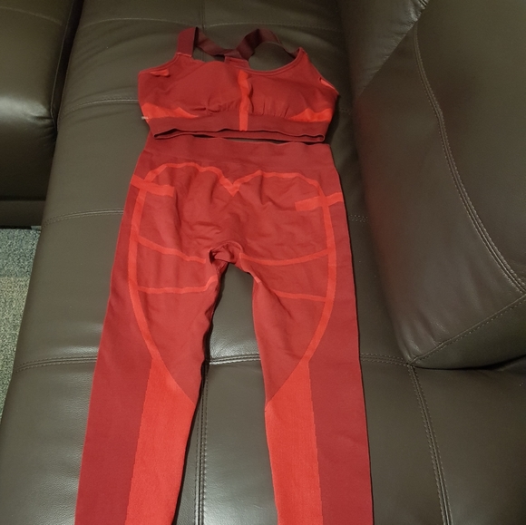 Gym wear - Picture 2 of 4